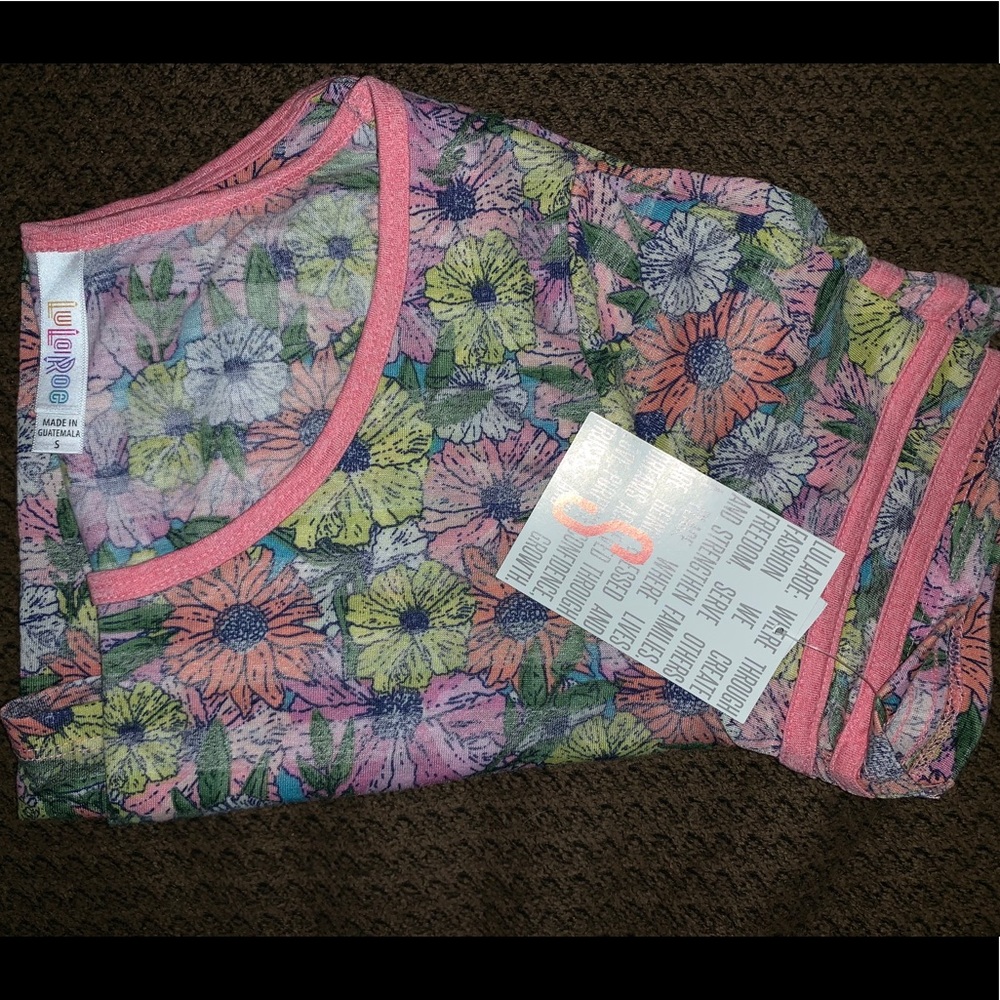 Small LuLaRoe Classic T